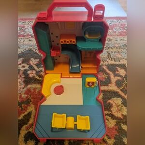 Carry Around Robot Town